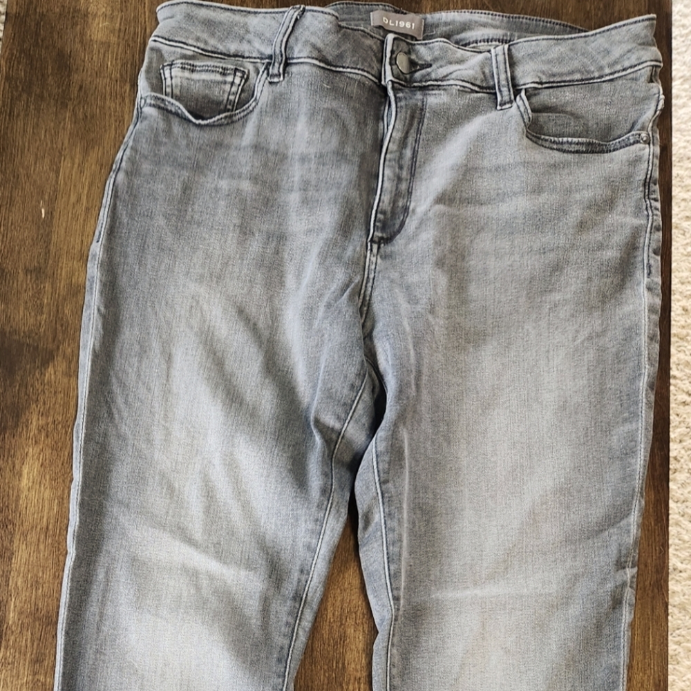 DL1961 Gray Slim Jeans with Modern Cut Florence Ankle Mid Rise Instasculpt